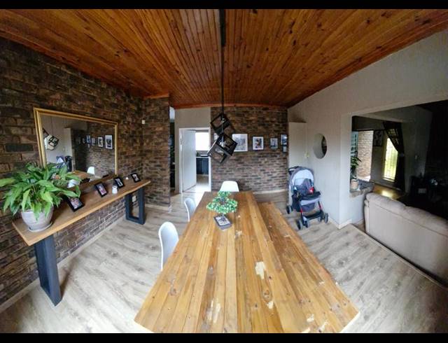 3 BEDROOM HOUSE FOR SALE IN DALPARK EXT 1